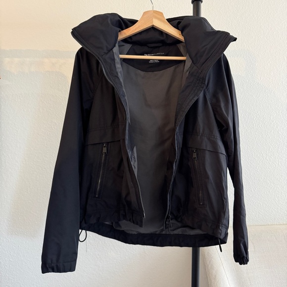 Aritzia rain jacket - Picture 6 of 6